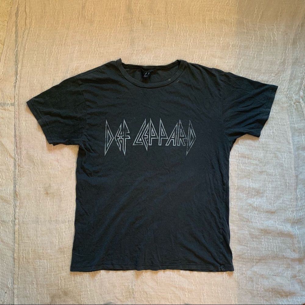 Grey Def Leppard T-shirt